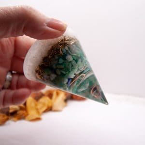 Handheld Crystal Resin Cone with Amazonite, Quartz, Quartz Granite Crystals, Copper & Brass (ref L135)