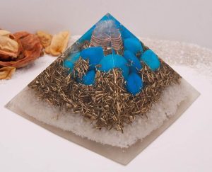 Resin Pyramid filled with crystals & minerals for wellbeing